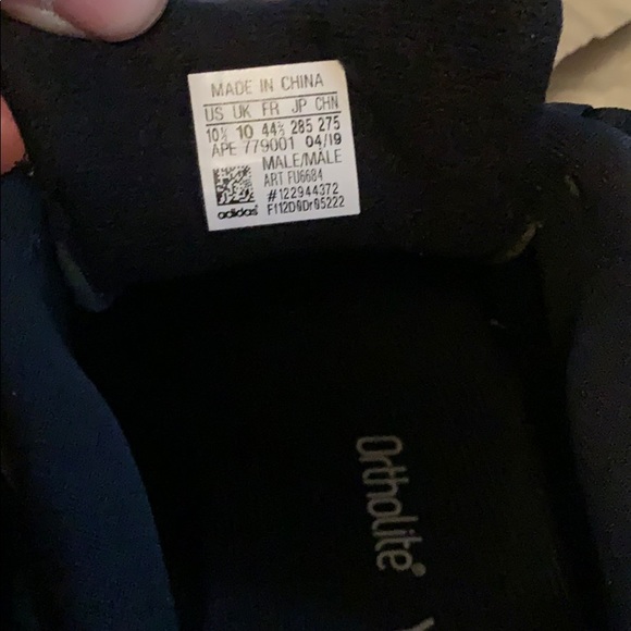 Yeezy vanta 700
